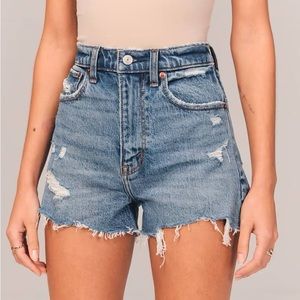 Abercrombie Curve Love High Rise 4 inch Mom Shorts